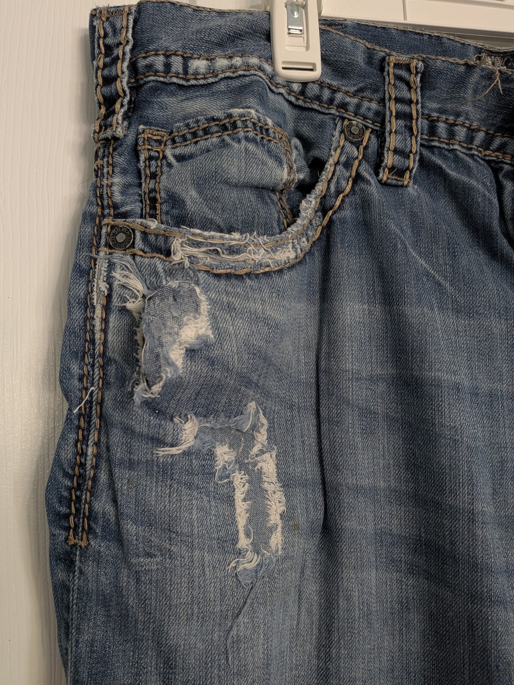 Silver Jeans Men's Light Blue Distressed Relaxed Fit Jeans